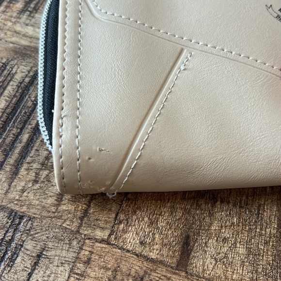 HARRY POTTER Hogwarts Letter Zip Around Wallet Faux Leather - Picture 3 of 8